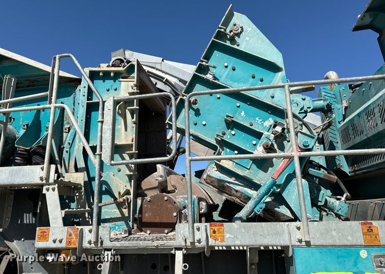 image for item NL9814 2017 Powerscreen Trakpactor 320SR impact crusher screening plant