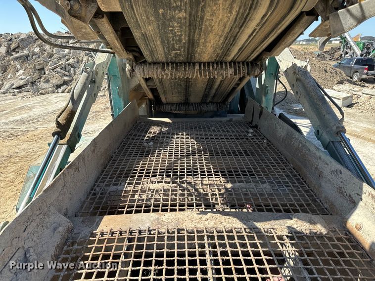 image for item NL9814 2017 Powerscreen Trakpactor 320SR impact crusher screening plant