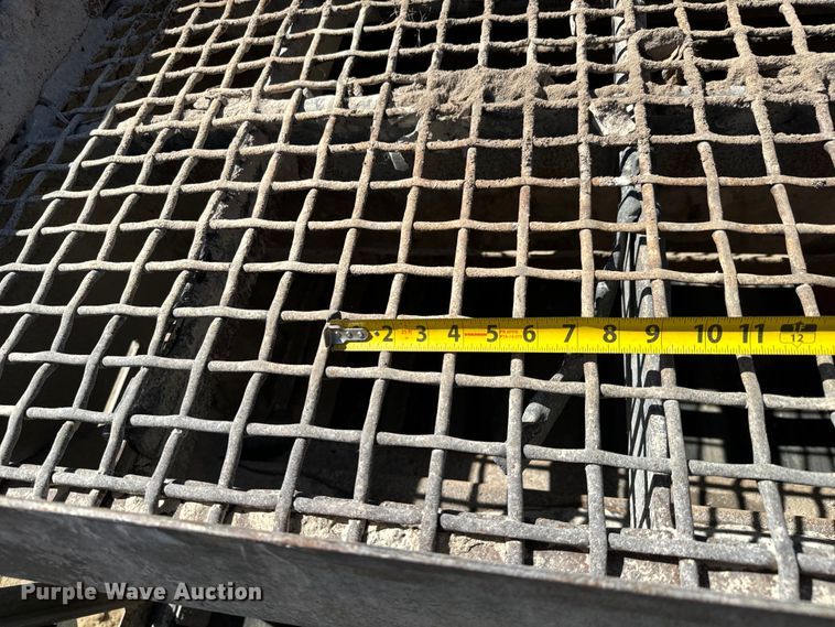 image for item NL9814 2017 Powerscreen Trakpactor 320SR impact crusher screening plant