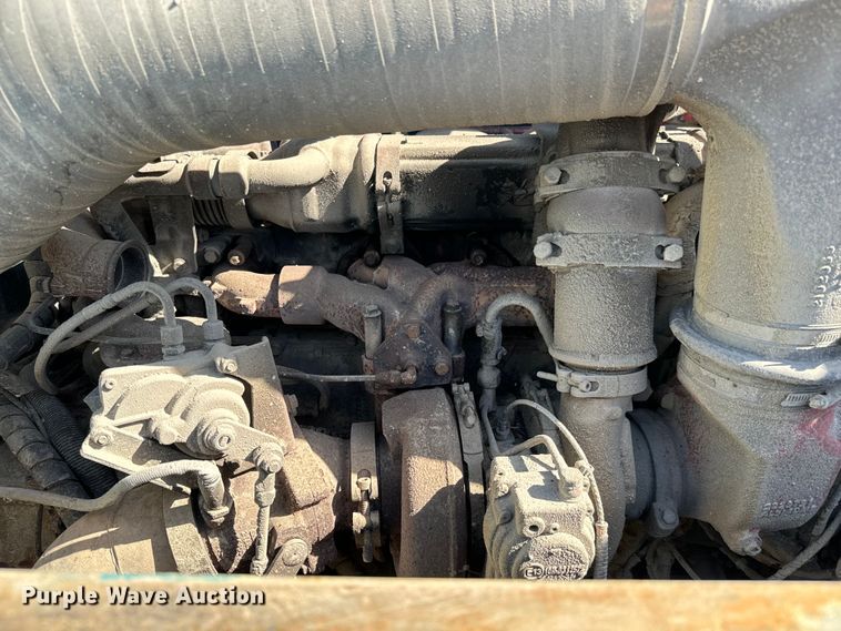 image for item NL9814 2017 Powerscreen Trakpactor 320SR impact crusher screening plant