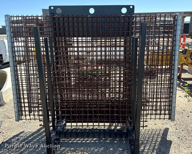 image for item NL9814 2017 Powerscreen Trakpactor 320SR impact crusher screening plant