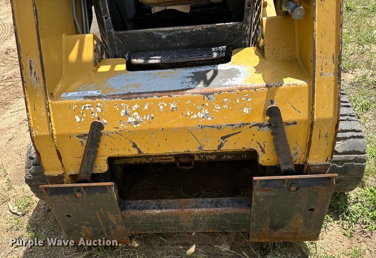 image for item NL9843 2005 ASV RC85  tracked skid steer loader