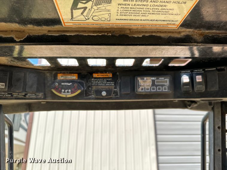 image for item NL9843 2005 ASV RC85  tracked skid steer loader