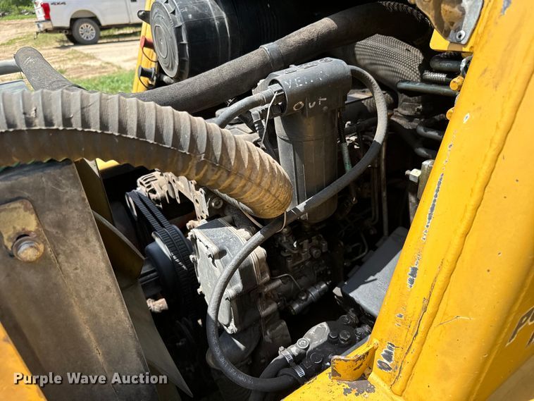 image for item NL9843 2005 ASV RC85  tracked skid steer loader