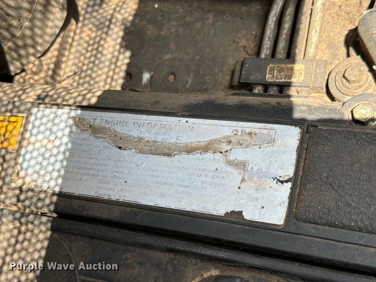 image for item NL9843 2005 ASV RC85  tracked skid steer loader