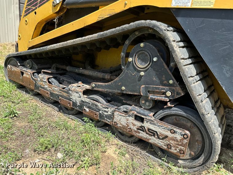 image for item NL9843 2005 ASV RC85  tracked skid steer loader