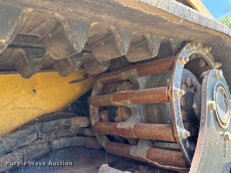 image for item NL9843 2005 ASV RC85  tracked skid steer loader