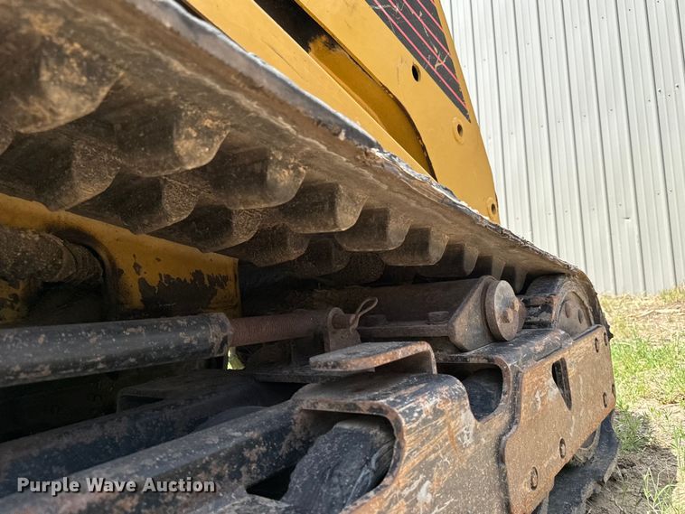 image for item NL9843 2005 ASV RC85  tracked skid steer loader