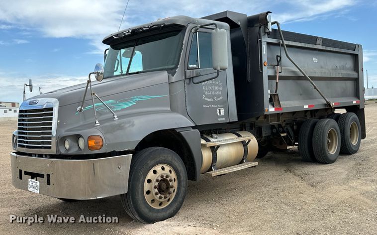 image for item NL9844 2005 Freightliner  Century Class S/T dump truck