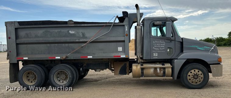 image for item NL9844 2005 Freightliner  Century Class S/T dump truck