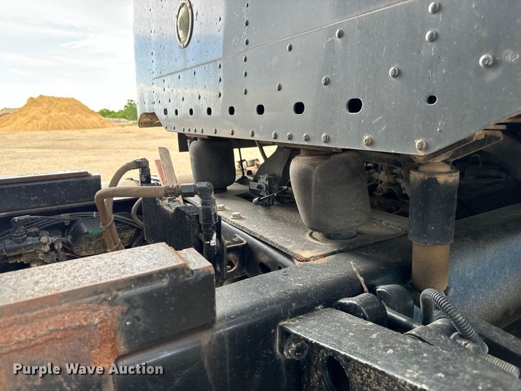 image for item NL9844 2005 Freightliner  Century Class S/T dump truck