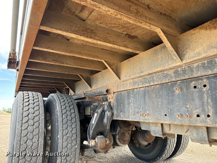 image for item NL9844 2005 Freightliner  Century Class S/T dump truck