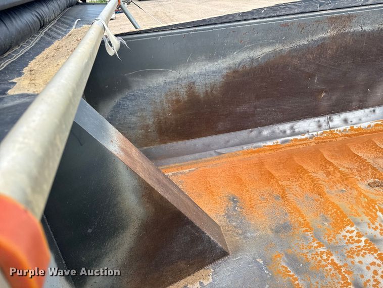 image for item NL9844 2005 Freightliner  Century Class S/T dump truck