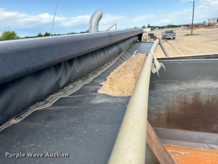 image for item NL9844 2005 Freightliner  Century Class S/T dump truck