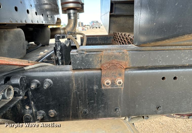 image for item NL9844 2005 Freightliner  Century Class S/T dump truck