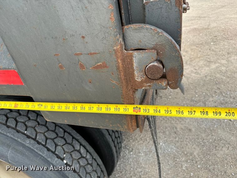 image for item NL9844 2005 Freightliner  Century Class S/T dump truck