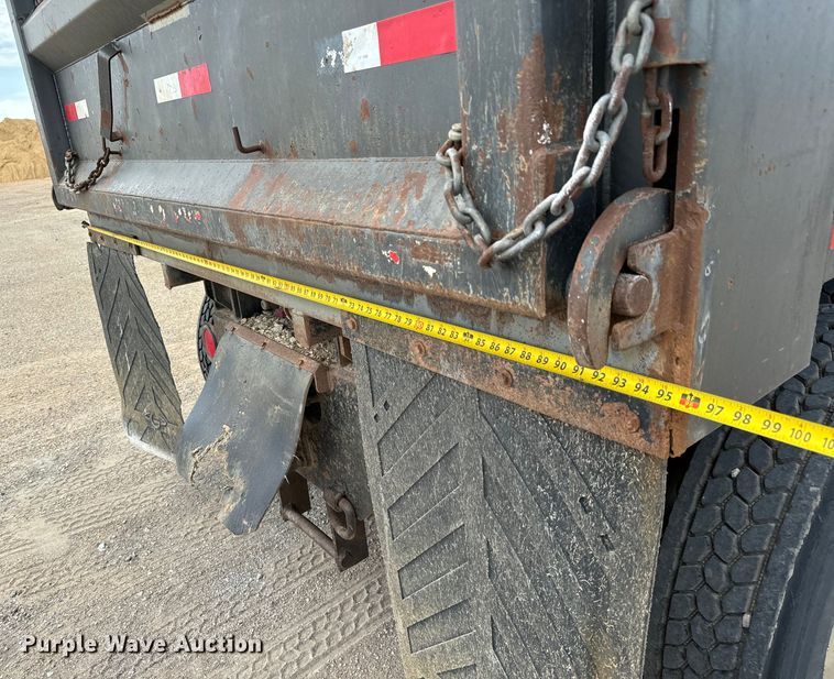 image for item NL9844 2005 Freightliner  Century Class S/T dump truck