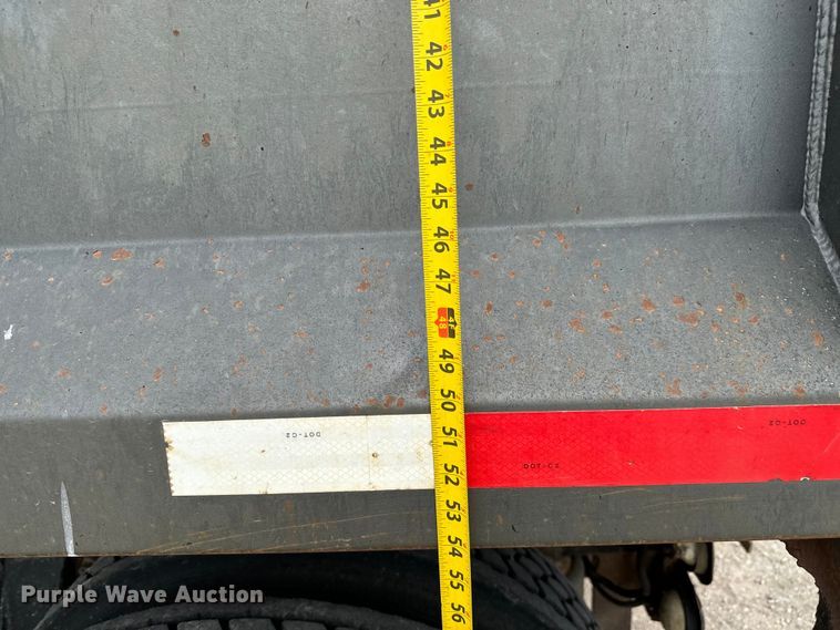 image for item NL9844 2005 Freightliner  Century Class S/T dump truck