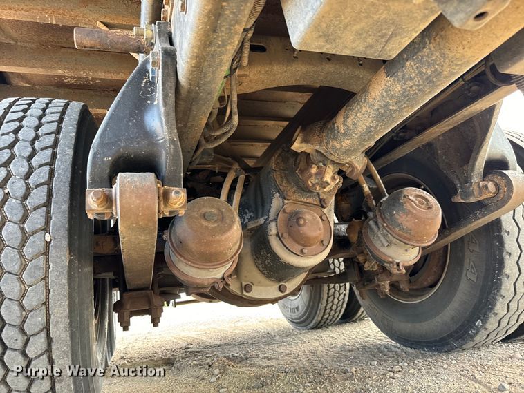 image for item NL9844 2005 Freightliner  Century Class S/T dump truck