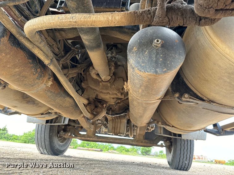 image for item NL9844 2005 Freightliner  Century Class S/T dump truck