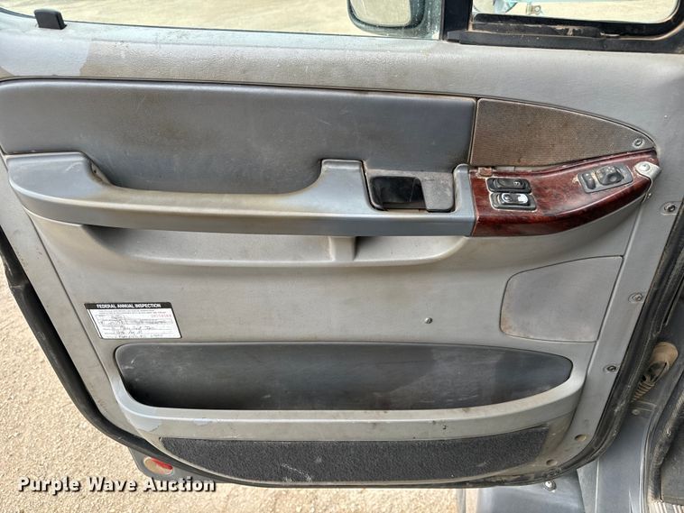 image for item NL9844 2005 Freightliner  Century Class S/T dump truck