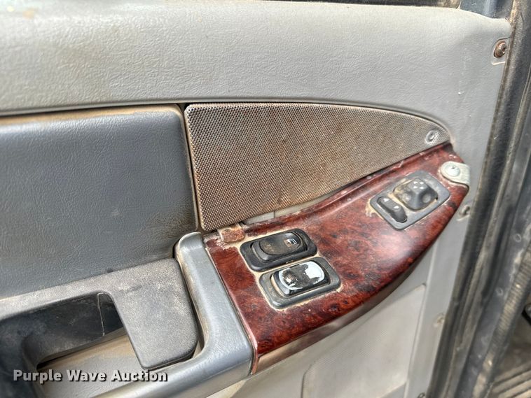 image for item NL9844 2005 Freightliner  Century Class S/T dump truck