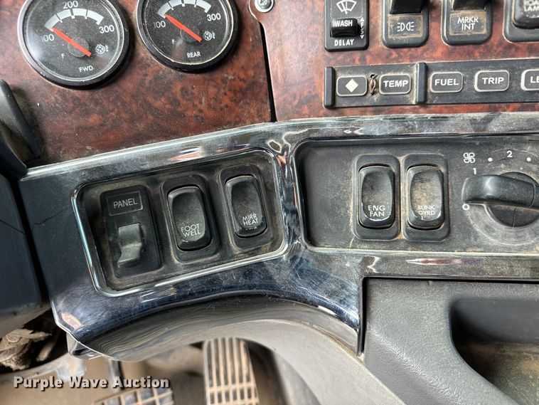 image for item NL9844 2005 Freightliner  Century Class S/T dump truck