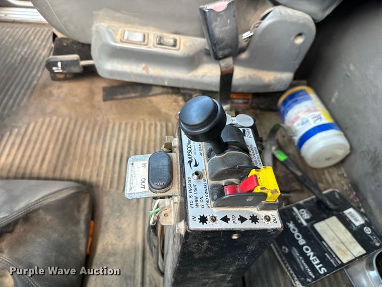 image for item NL9844 2005 Freightliner  Century Class S/T dump truck