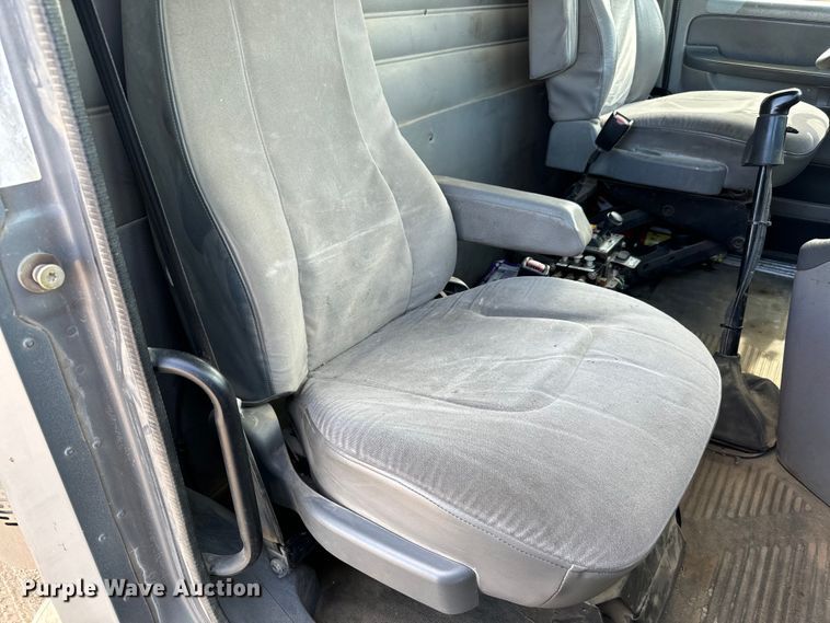 image for item NL9844 2005 Freightliner  Century Class S/T dump truck