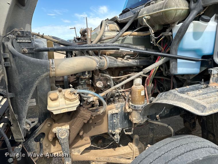 image for item NL9844 2005 Freightliner  Century Class S/T dump truck