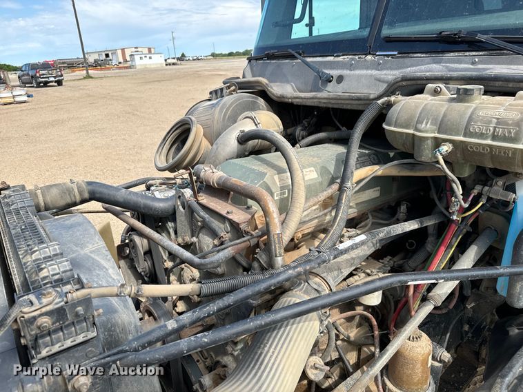 image for item NL9844 2005 Freightliner  Century Class S/T dump truck