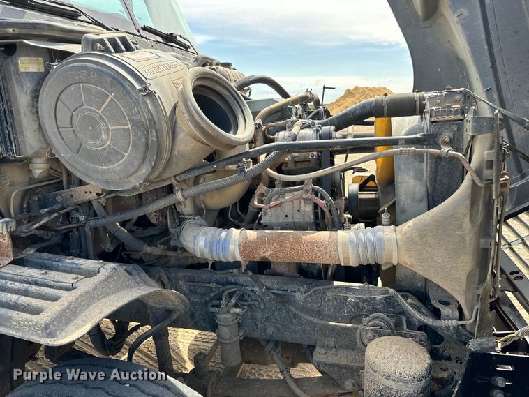 image for item NL9844 2005 Freightliner  Century Class S/T dump truck