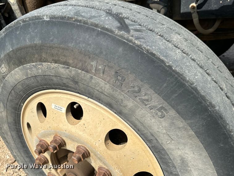 image for item NL9844 2005 Freightliner  Century Class S/T dump truck