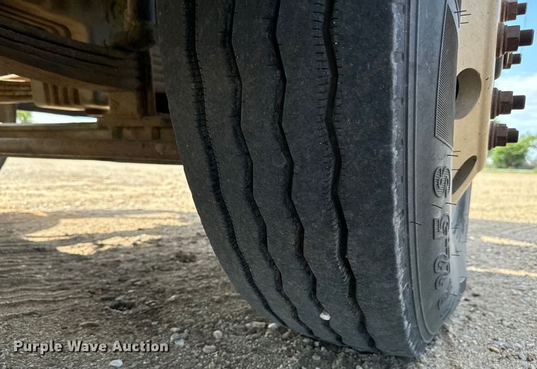 image for item NL9844 2005 Freightliner  Century Class S/T dump truck