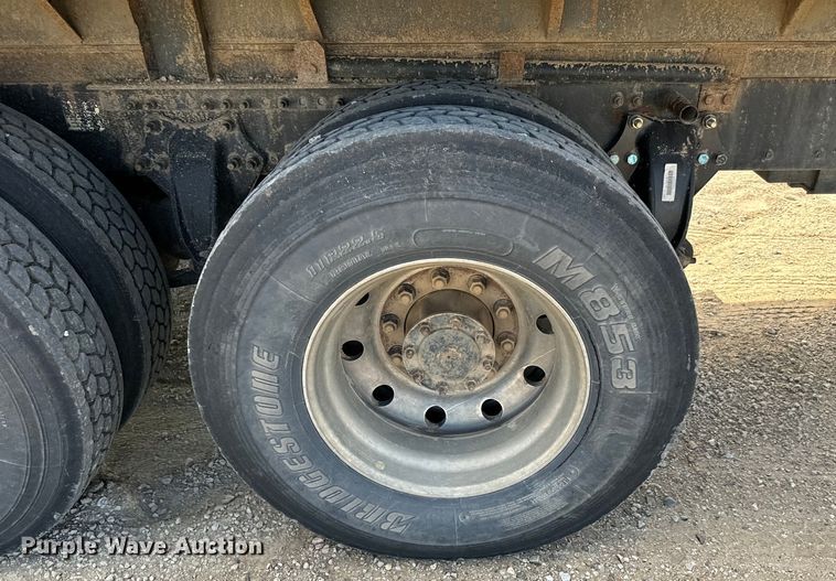 image for item NL9844 2005 Freightliner  Century Class S/T dump truck