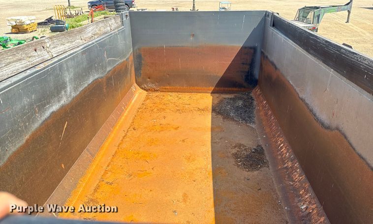 image for item NL9845 2010 Martin end dump pup trailer