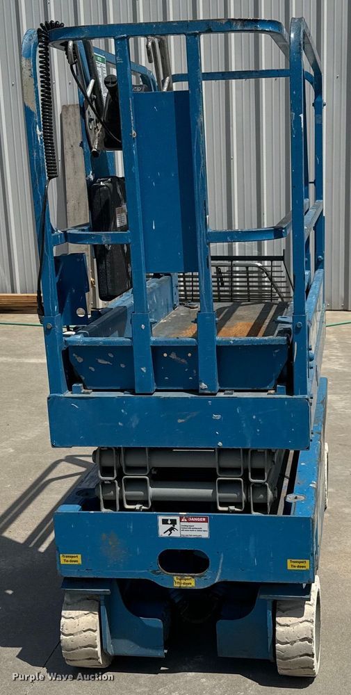 image for item NL9857 2002 Genie GS 1530 scissor lift