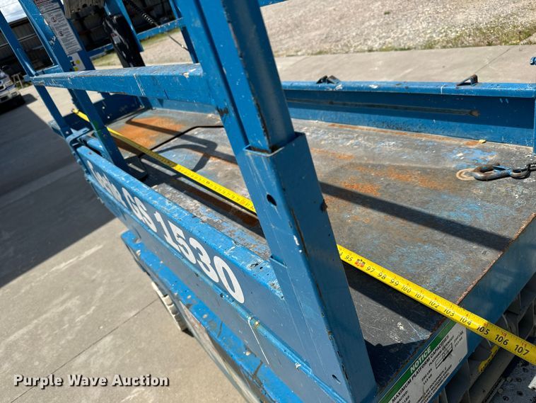 image for item NL9857 2002 Genie GS 1530 scissor lift