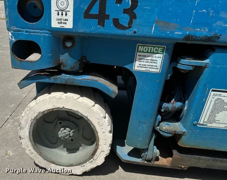 image for item NL9857 2002 Genie GS 1530 scissor lift