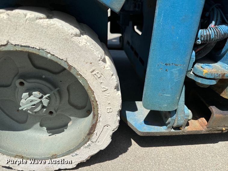 image for item NL9857 2002 Genie GS 1530 scissor lift