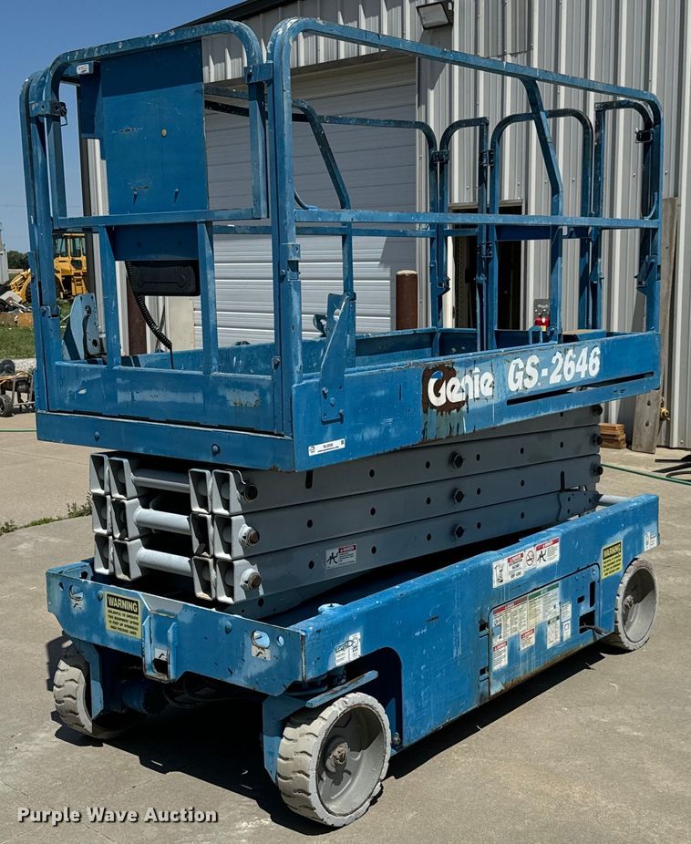 image for item NL9858 2005 Genie GS-2646 scissor lift