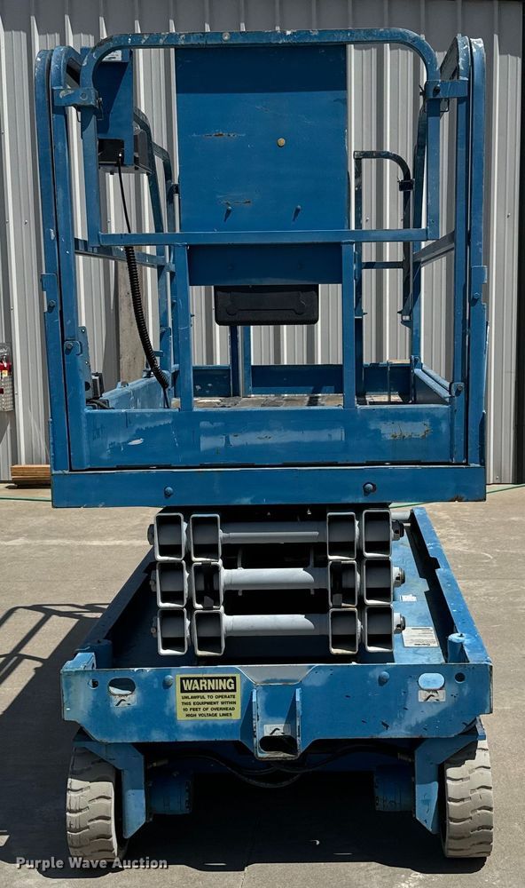 image for item NL9858 2005 Genie GS-2646 scissor lift