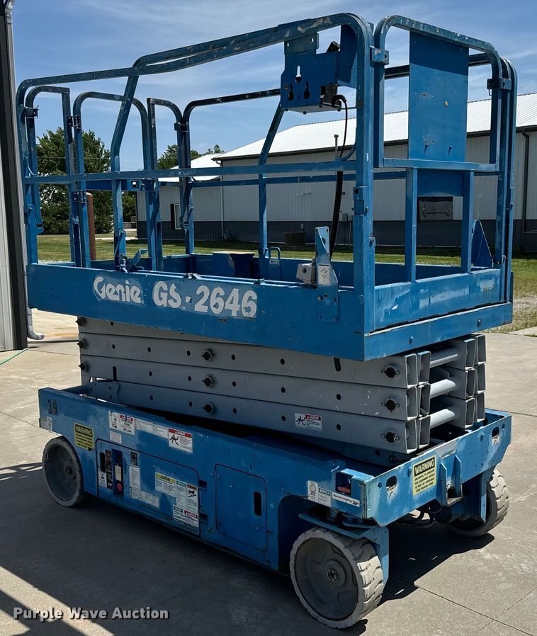 image for item NL9858 2005 Genie GS-2646 scissor lift
