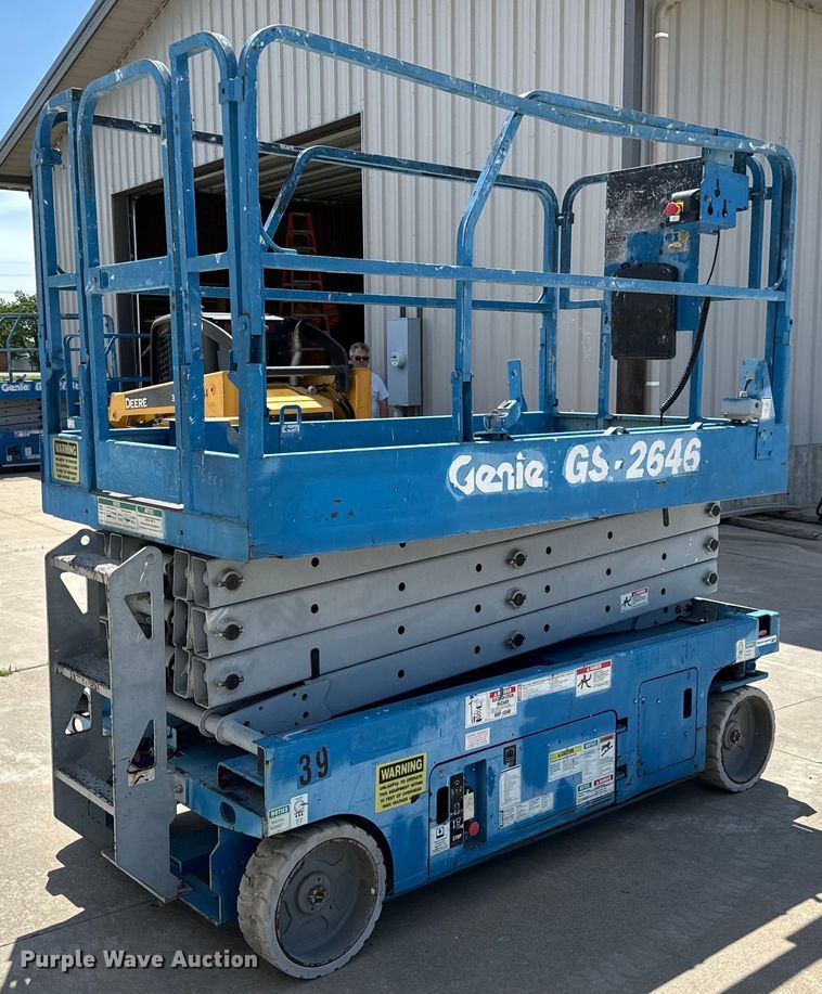 image for item NL9858 2005 Genie GS-2646 scissor lift