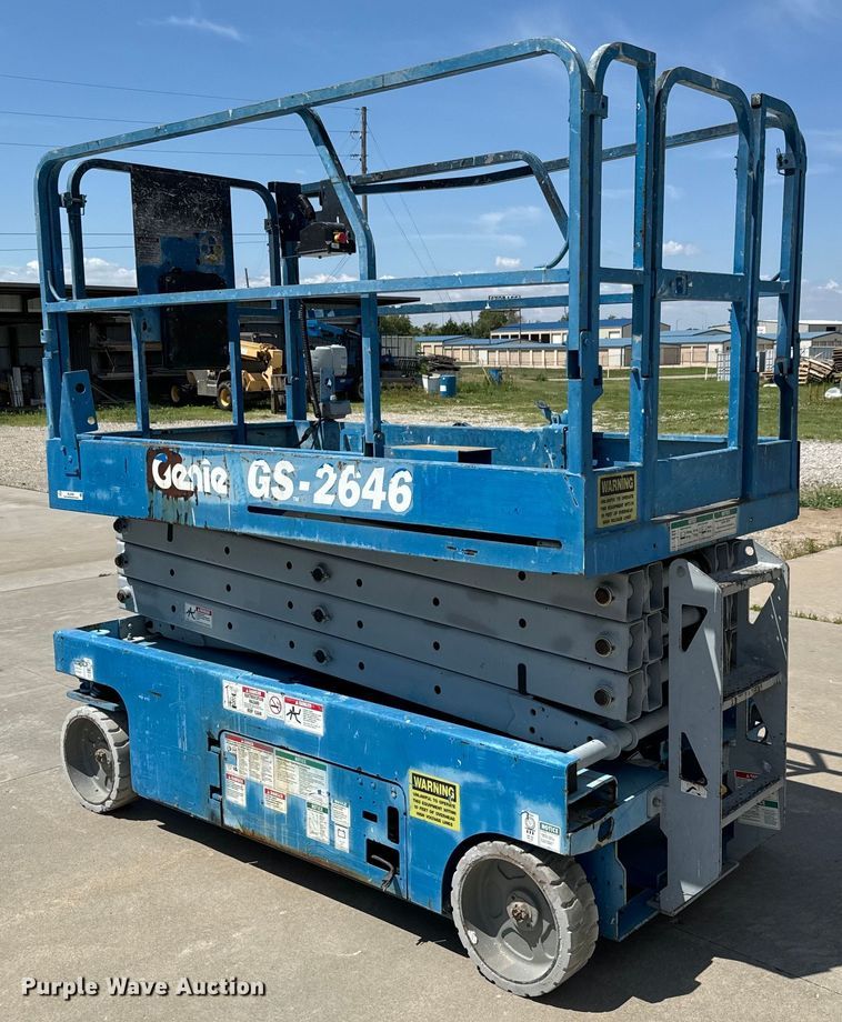 image for item NL9858 2005 Genie GS-2646 scissor lift