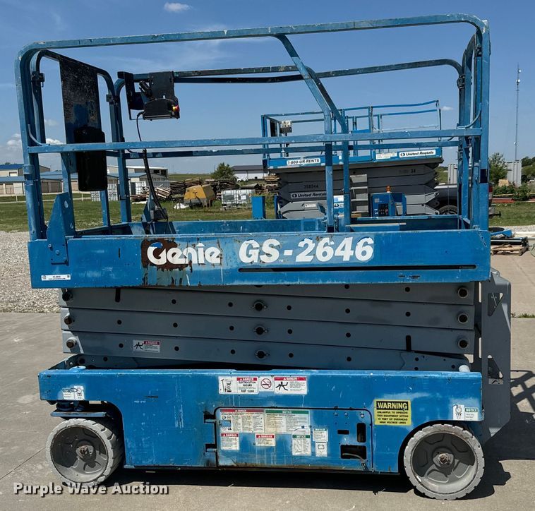 image for item NL9858 2005 Genie GS-2646 scissor lift