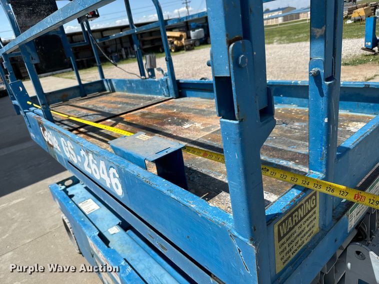 image for item NL9858 2005 Genie GS-2646 scissor lift