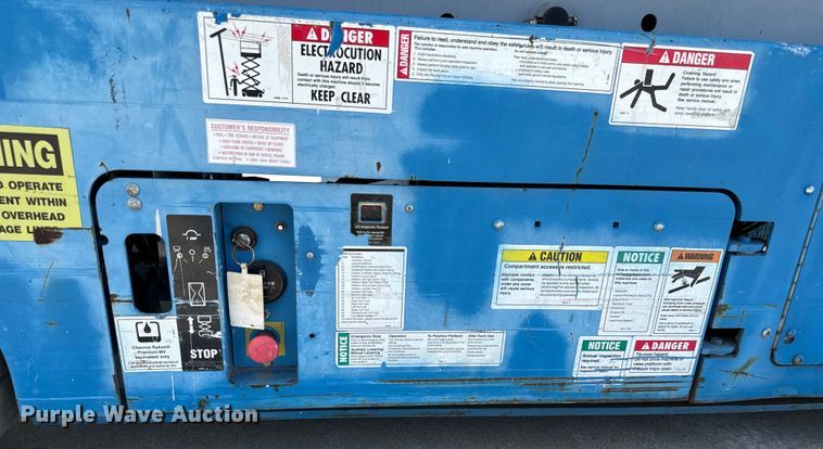 image for item NL9858 2005 Genie GS-2646 scissor lift