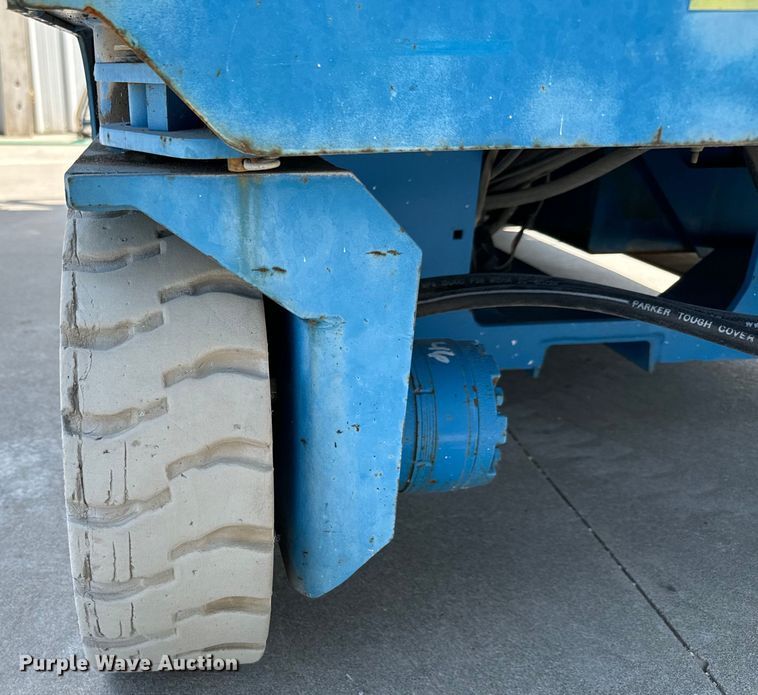 image for item NL9858 2005 Genie GS-2646 scissor lift