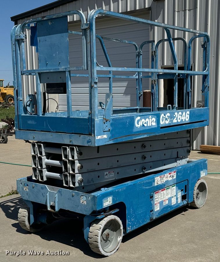 image for item NL9859 2005 Genie GS-2646 scissor lift